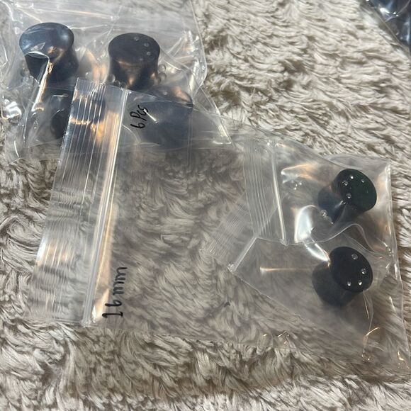 Wood plugs with rhinestones multiple sizes availableNEW - Picture 4 of 4